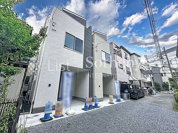 【外観】■外観■家族の笑顔が集まる、機能的＆快適な都市型住宅♪光と風を取り込む立体設計で、都市生活をもっと快適に！※画像は一部イメージ加工を行っており、実際とは異なる場合があります。