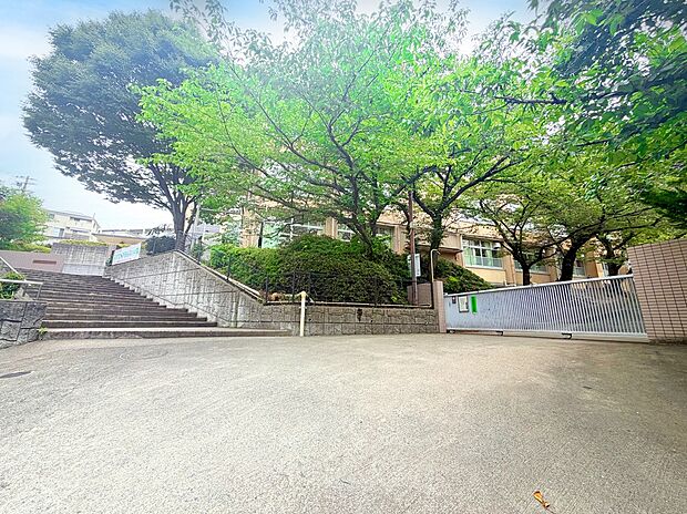 西宮市立上ケ原中学校