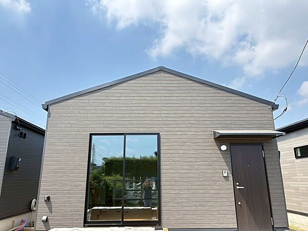 【【住む・働く・学ぶ・遊ぶが整った好立地!】】近隣に商業施設が充実しているため、毎日のお買い物はもちろん、休日のレジャーも満喫できます!