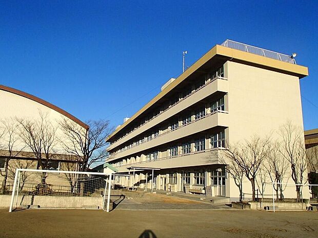 南輝小学校(約450m)