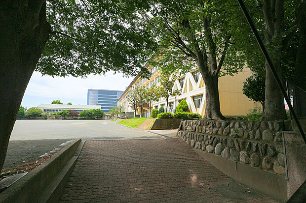 日野市立日野第四中学校（約450m）