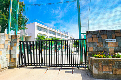 日野市立日野第三小学校 720ｍ