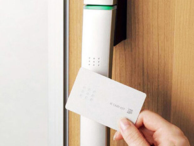 【【カードキー】】施錠も開錠もラクラク。それでいて防犯上もレベルアップ！
