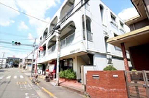 多摩平六郵便局（約700m）