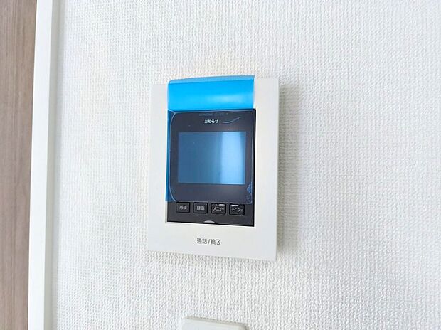 【【モニター付きインターホン】】玄関を確認しなくても誰が来たのかすぐわかります。訪問者を確認してから会話することができますので安心して対応できます♪