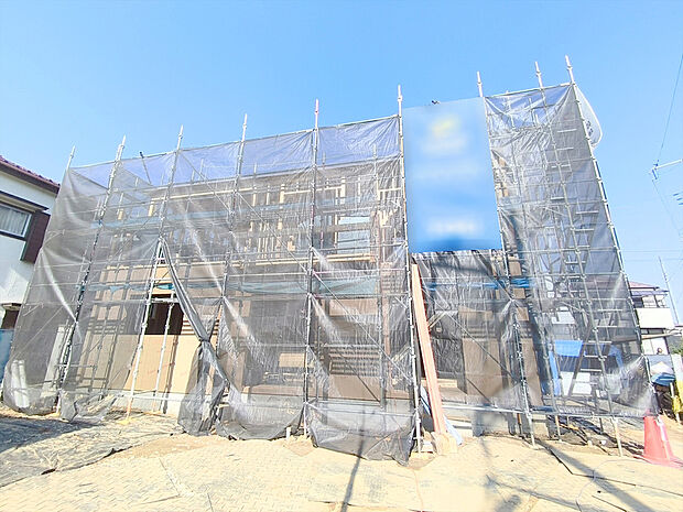 【現地外観写真】住まいの快適性と確かな安全性を充実させた設備、仕様です。
