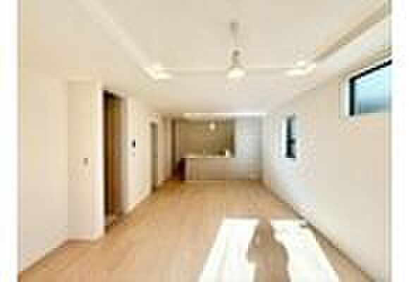 【リビング】居心地の良いリビングは自然と家族が集まるコミュニケーションスペースとして活用できます。