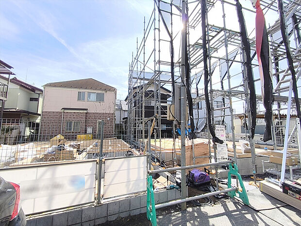 【現地外観写真】住まいの快適性と確かな安全性を充実させた設備、仕様です。
