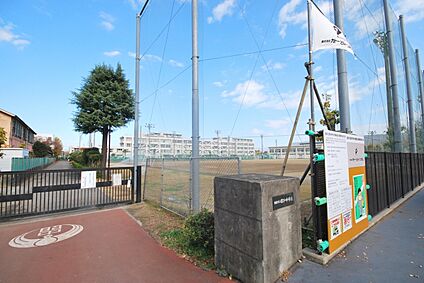 昭島市立昭和中学校 400ｍ