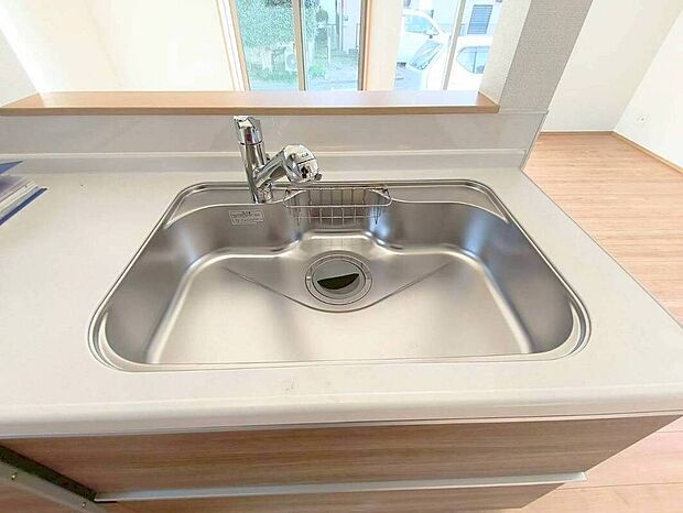 【【浄水器】】浄水器をスリムに内蔵したハンドシャワー式の水栓金具です。いつでもおいしい水をいつでも手軽に使えます