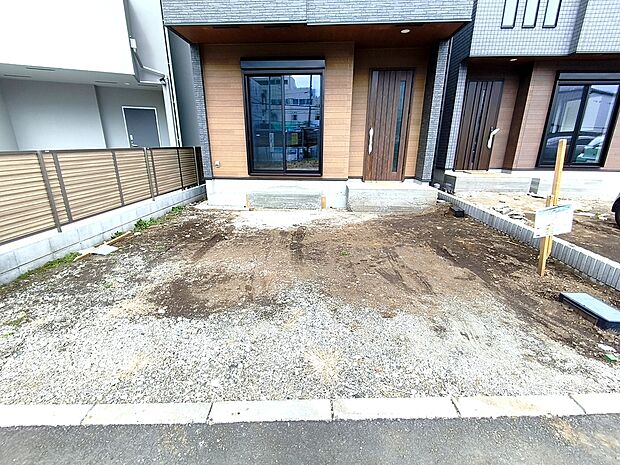 【カースペース】車の出し入れが簡単に行える、使いやすいカースペースです。