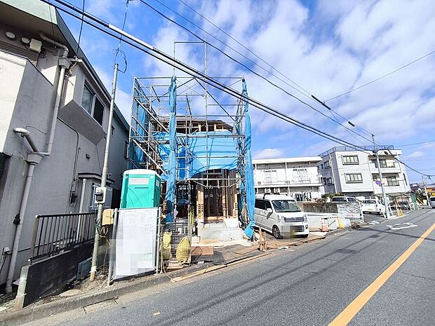 【現地外観写真】建物の基礎・構造といった目には見えにくい部分もしっかりこだわったお家です。安心して永くお住まいいただけます。
