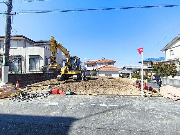 【現地外観写真】住まいの快適性と確かな安全性を充実させた設備、仕様です。
