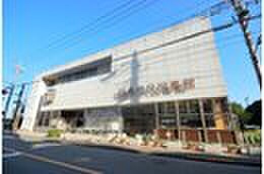 昭島市民図書館