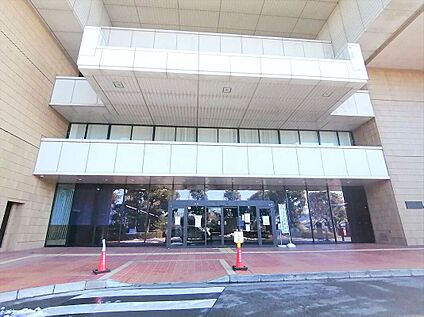 八王子市役所 約900ｍ