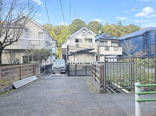 【現地外観写真】南からの暖かな陽射しが建物を優しく包みます