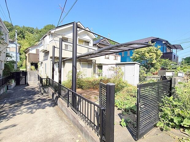 【現地外観写真】商業施設が徒歩圏内です!