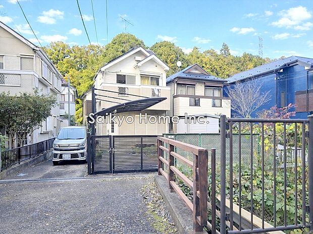 【現地外観写真】緑豊かで閑静な住宅街は子育てにはピッタリです。