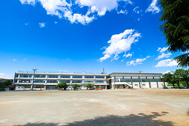 立川市立立川第四中学校（約2,500m）