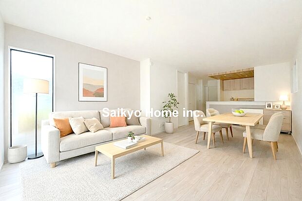 【リビング】19帖超の広々LDK。南に面した窓からは暖かな陽光がたっぷり差し込みます。また通気性にも優れた設計です。※家具等はCG加工しております。