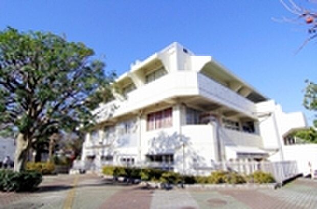 新町図書館 