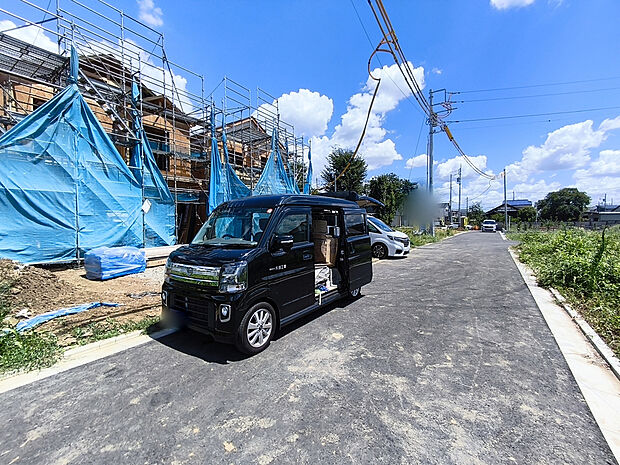 【前面道路】前面道路は住宅地専用の道路。車通りも少なく、子育てにも安心！
