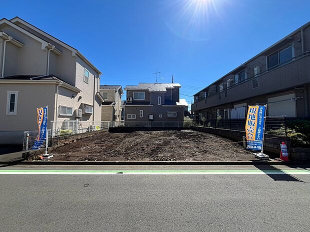 【現地写真】子育てにも嬉しい、緑豊かな自然が広がる閑静な住宅地、南向きの邸宅です。この機会に是非現地をご覧ください。