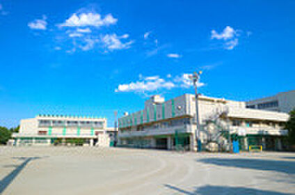 国分寺市立第五中学校 約320m