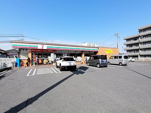 セブンイレブン日野税務署前店（約689m）