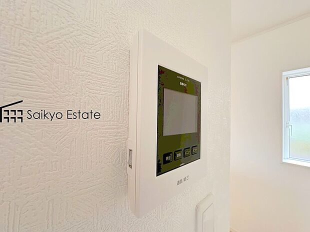 【【TVモニター付きインターホン】】TVモニター付きインターホンは、玄関に行かなくても誰が来たのか確認でき、お子様のお留守番も安心です。