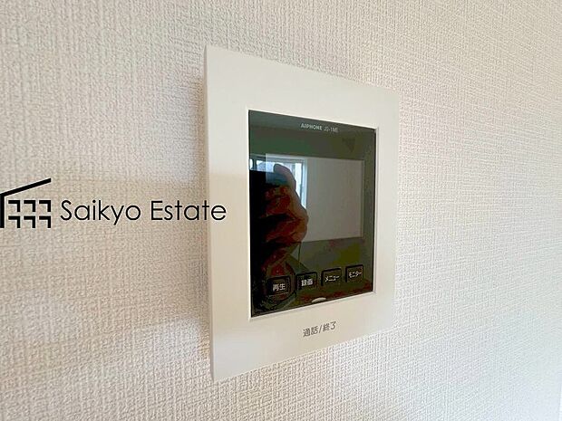 【【TVモニター付きインターホン】】TVモニター付きインターホンは、玄関に行かなくても誰が来たのか確認でき、お子様のお留守番も安心です。