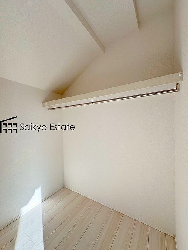 【WIC（施工例）】たっぷり収納ができるウォークインクローゼットは衣替え不要で、すぐに使え、片付け上手に！
