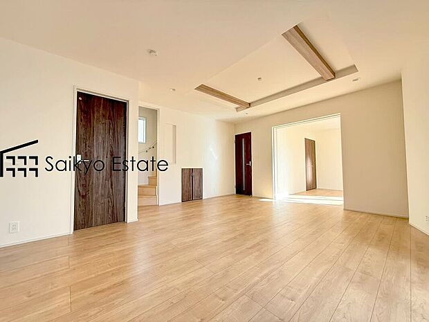 【リビング【施工例】】家族が集い、楽しい会話と美味しいごはん。何気ない家族団らんの時間が幸せに感じられる、そんな空間になりそうです。