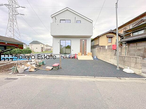 【駐車場】車種にもよりますが駐車2台可能、3号棟は駐車3台可能です！来客時などに便利な他、セカンドカーをお持ちの方、購入をご検討の方は必見です！