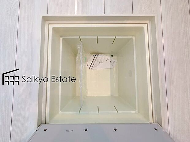 【【床下収納】】「床下収納」はストックの食材や普段使わない調理器具・食器などを管理しやすく収納できます。
