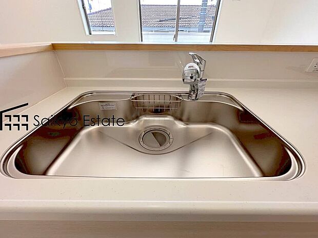 【【浄水器】】浄水器をスリムに内蔵したハンドシャワー式の水栓金具です。シンクもスッキリ!