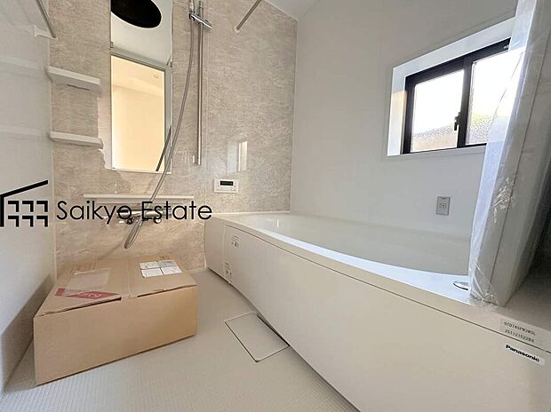 【浴室】一日の疲れを癒してくれる一坪タイプの広々バスルーム♪雨の日のお洗濯にも大活躍な浴室暖房乾燥機付きです！