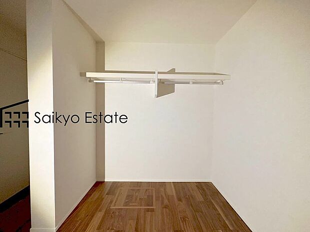 【収納】各居室に収納を設けておりますので、衣類の他にもカバンや小物など何でも収納して、居室の全空間を有効活用できます♪