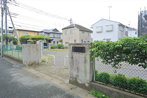 泉町きつつき公園　（約400m）