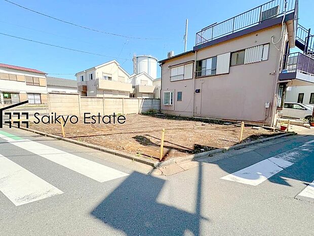 【現地写真】制震装置メーカーと共同開発した制震装置「SAFE365」は、高層ビルの制震装置にも使われているような粘弾性素材を使用しており、それを挟む2枚のプレートの動きに合わせて変形し、地震の揺れを吸収します。