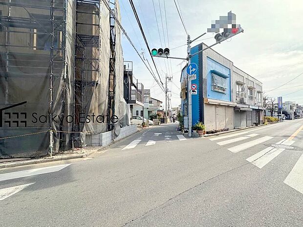 【前面道路を含む現地写真】「東京都立東伏見公園」まで徒歩約13分など周辺は公園が点在する緑豊かな住環境です。この機会に是非、周辺環境も併せて現地をご覧ください。