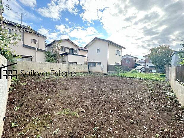 【現地外観】小学校まで徒歩約8分、中学校まで徒歩約10分でお子様が無理なく通える距離です。保育園や幼稚園も近くに多数あり、子育てファミリーには嬉しい環境です！