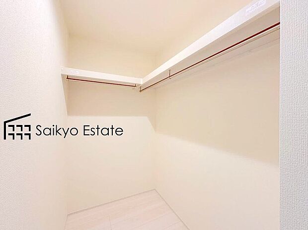 【WIC（施工例）】たっぷり収納ができるウォークインクローゼットは衣替え不要で、すぐに使え、片付け上手に！
