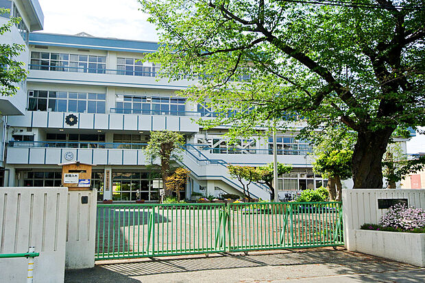 調布市立第六中学校（約1,040m）