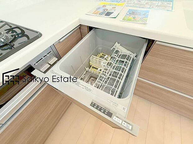 【食洗機】「ビルトイン食洗機」は手洗いよりも経済的で家計に優しく、家事の負担を軽減してくれるママの強い味方ですね。