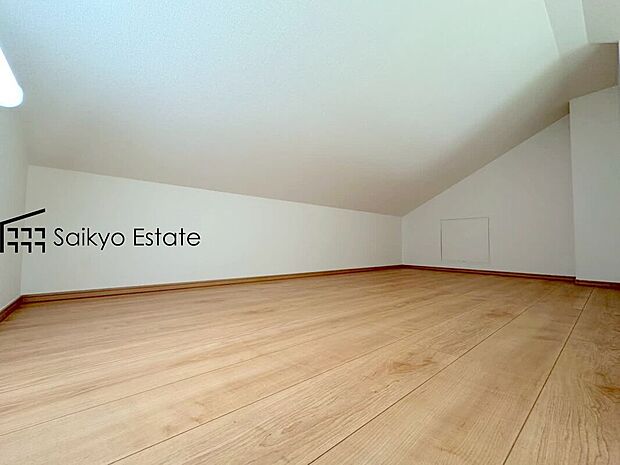 【ロフト（施工例）】お子様にも人気のロフト。季節の物やアウトドアグッズなどを収納して生活空間を広々としたスペースに！
