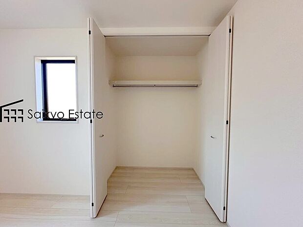 【収納（施工例）】全居室に収納を完備しておりますので、居室の全空間を有効活用出来ます。自分好みのお部屋で、ゆったりお寛ぎ頂けます。