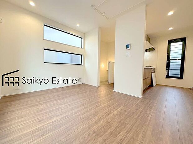 【リビング】家族が集い、楽しい会話と美味しいごはん。何気ない家族団らんの時間が幸せに感じられる、そんな空間になりそうです。