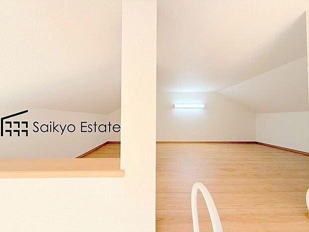 【ロフト【施工例】】ロフトは季節物や使用頻度の低い物の収納に重宝いたします。人目につかない空間なので、お好きなように物を保管できる便利なスペースです！