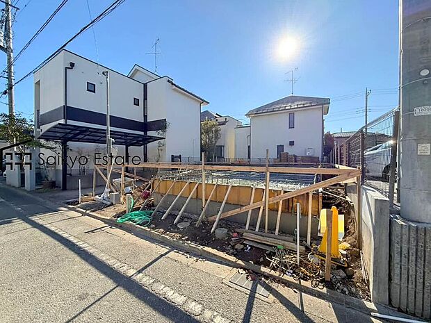 【現地写真】小学校まで徒歩約7分！お子様が無理なく通える距離です。保育園や幼稚園も近くに多数あり、子育てファミリーには嬉しい環境です！